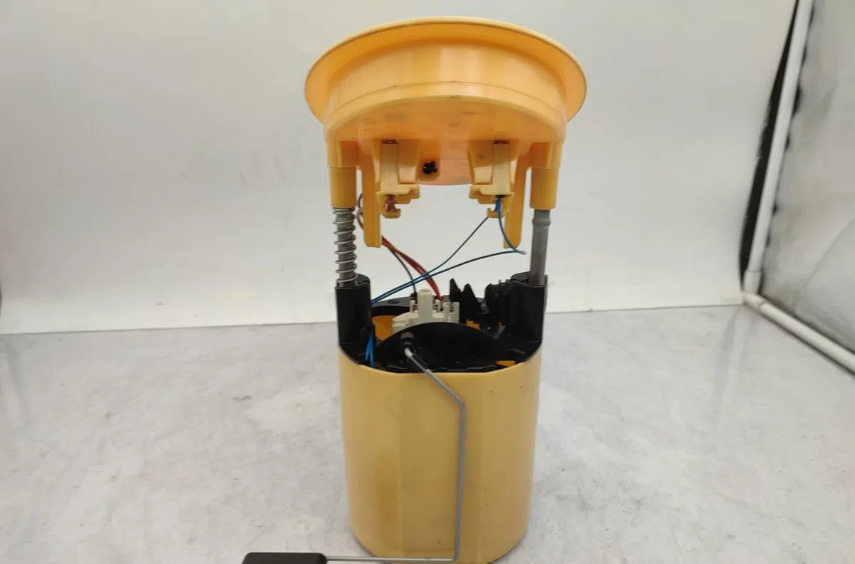 Pompe à carburant immergée BMW SERIE 1 E87 PHASE 2 occasion