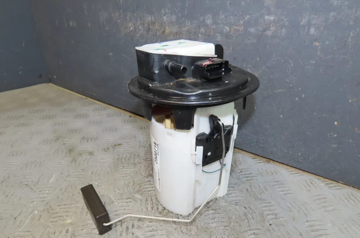 Pompe à carburant immergée Citroen C3 PICASSO (SH_) 1.2 thp 110 (2015) 5 portes occasion