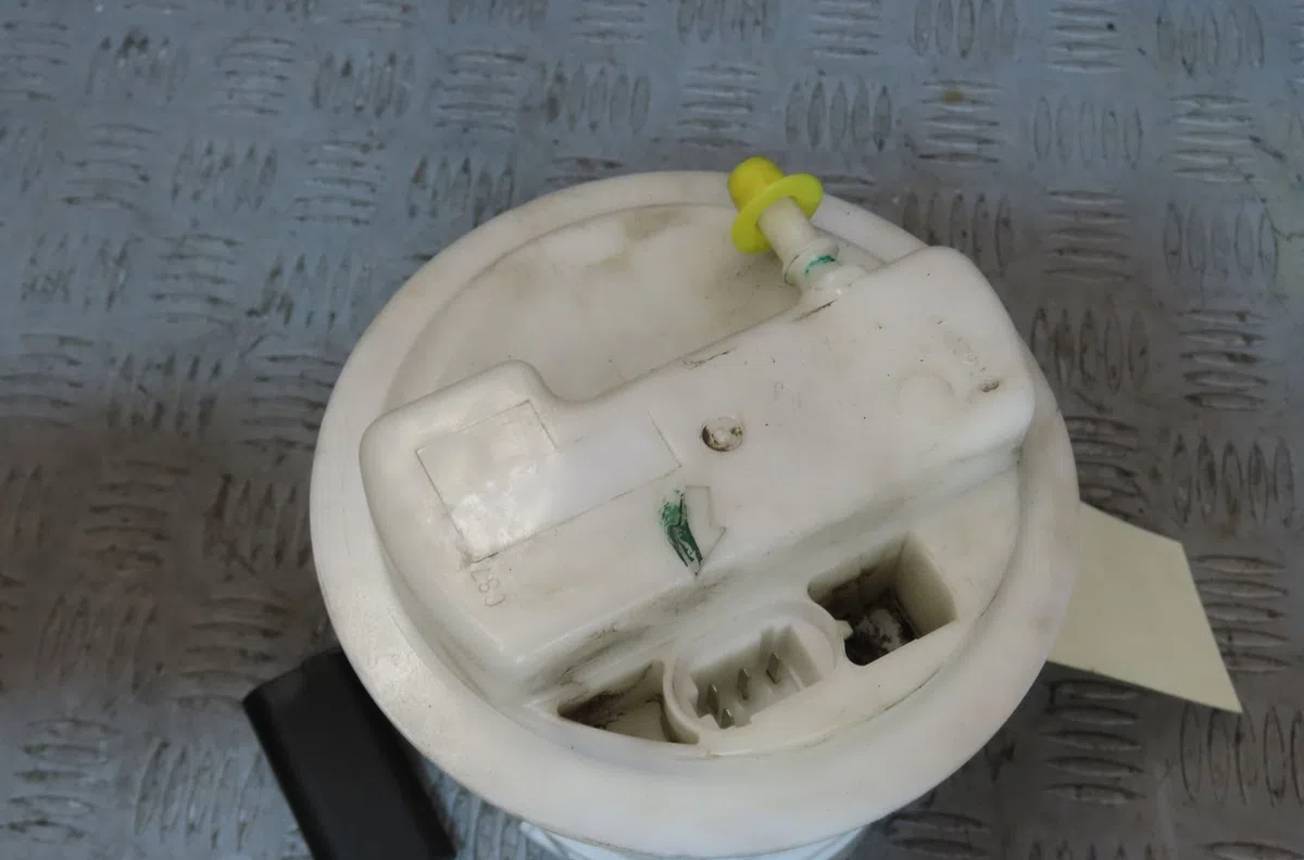 Pompe à carburant immergée Dacia SANDERO 1.6 (bs0d, bs0b, bs0f, bs0h) (2008) occasion