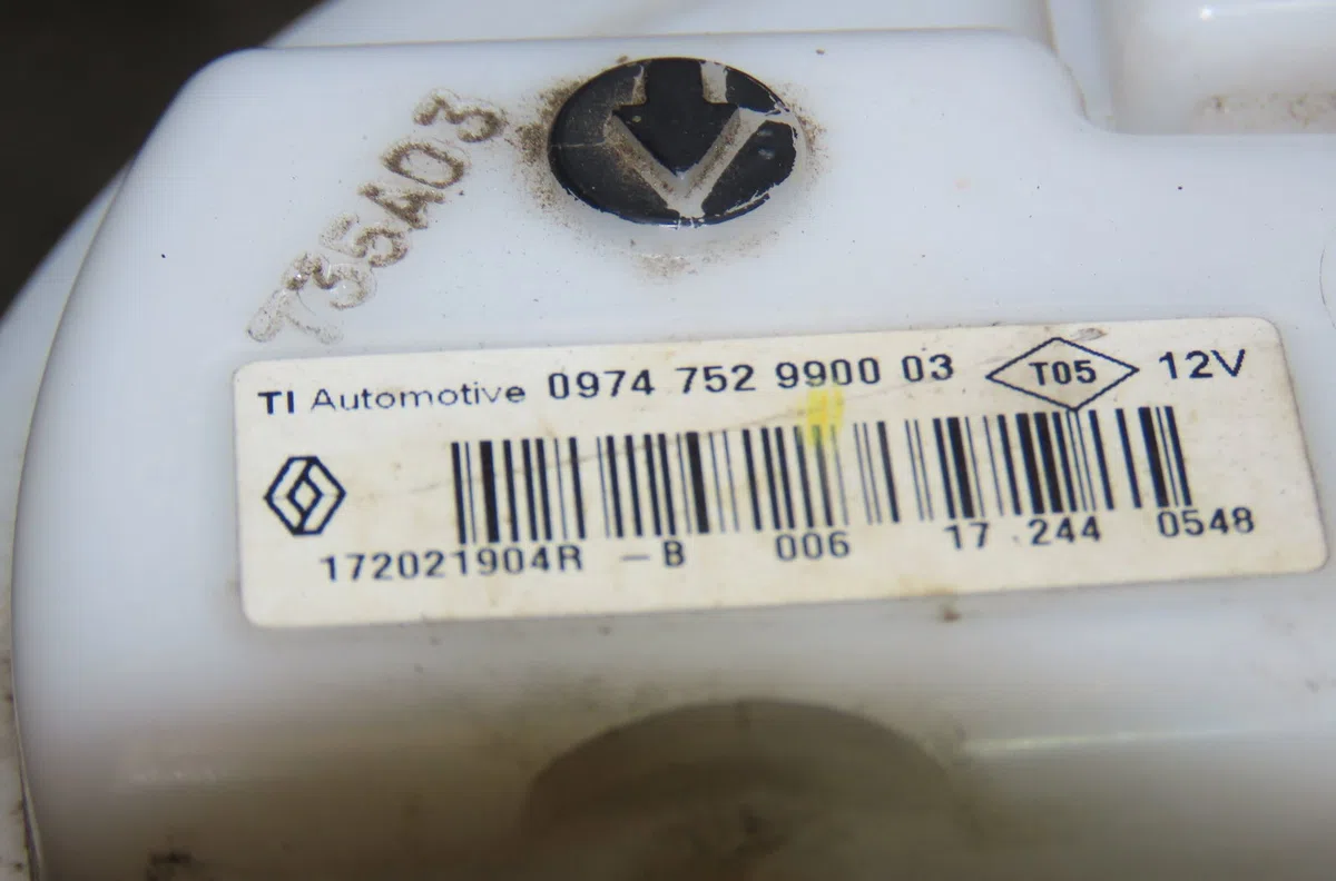 Pompe à carburant immergée DACIA SANDERO occasion