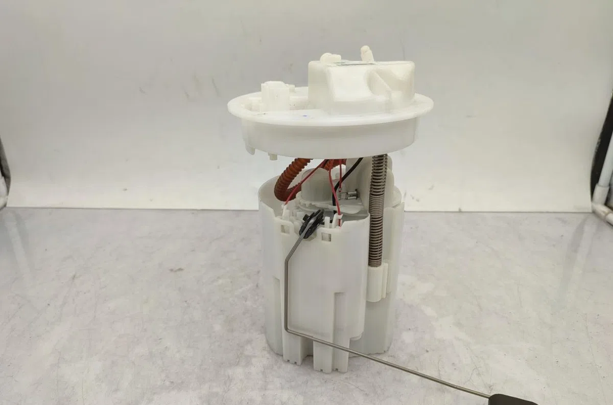 Pompe à carburant immergée FORD B-MAX occasion