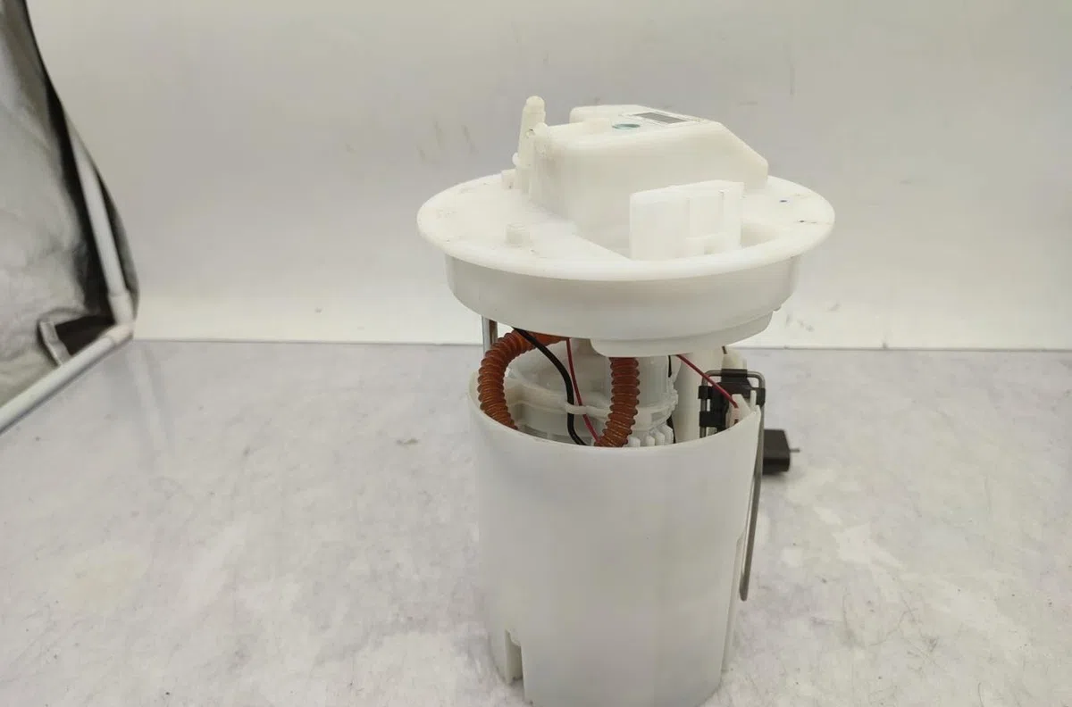 Pompe à carburant immergée FORD B-MAX occasion