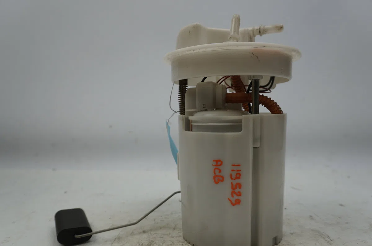 Pompe à carburant immergée Ford FIESTA VII (HJ, HF) 1.0 ecoboost (2017) occasion