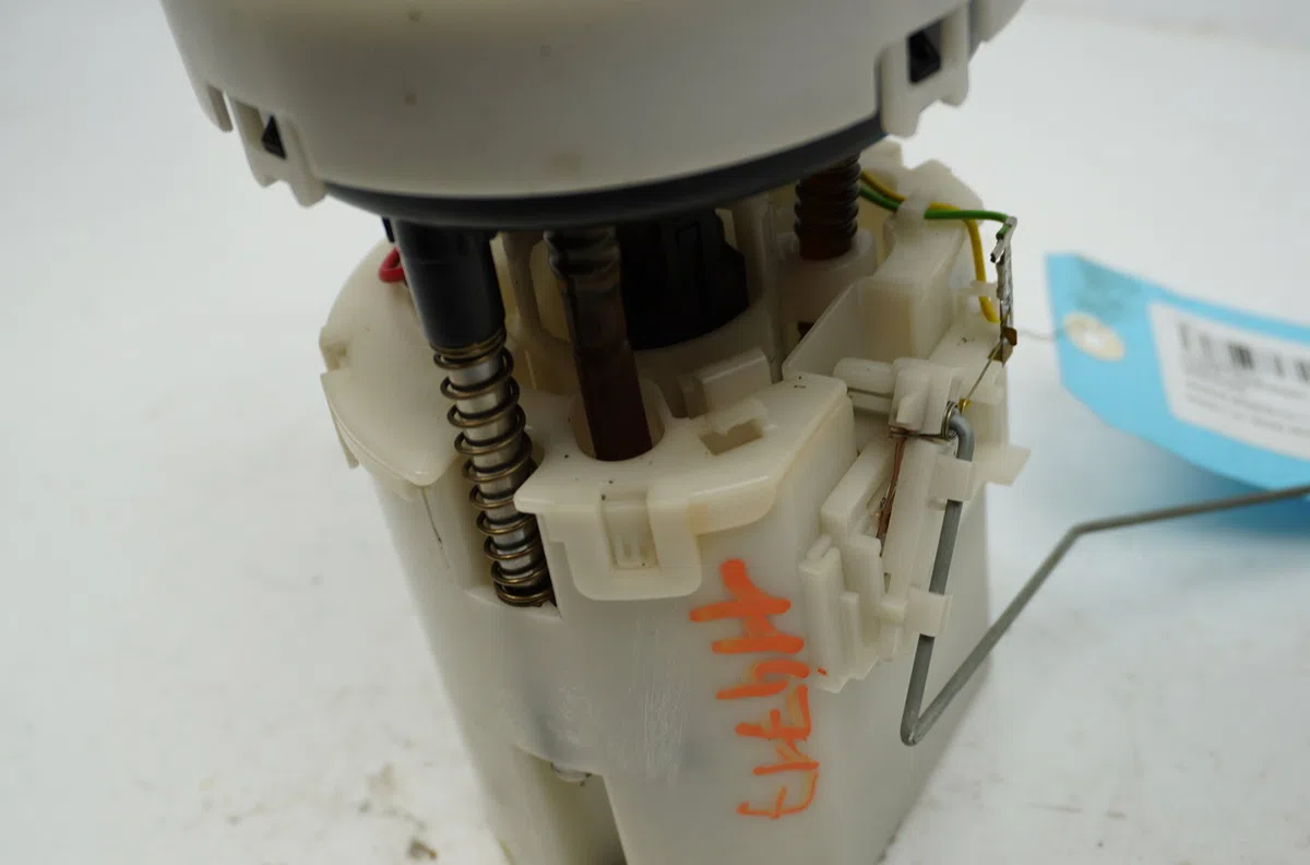 Pompe à carburant immergée Mazda 2 (DE_, DH_) 1.3 (de3fs) (2007-2015) occasion