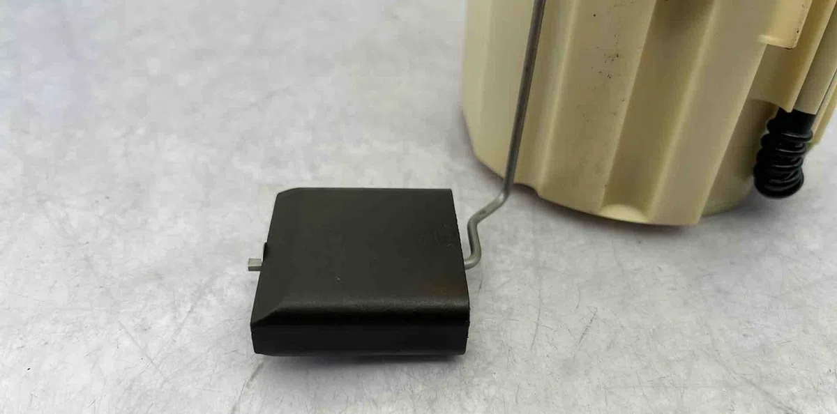 Pompe à carburant immergée MERCEDES CLASSE A 169 PHASE 1 occasion