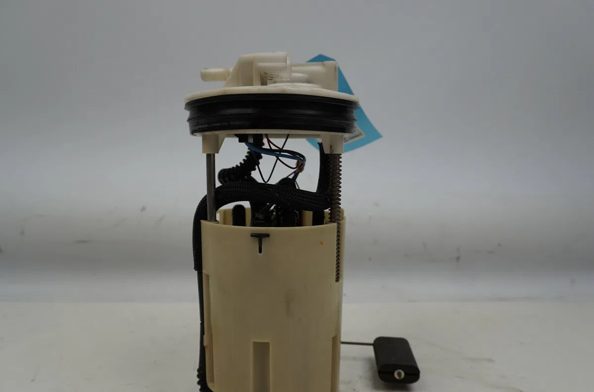 Pompe à carburant immergée Nissan ALMERA II Hatchback (N16) 1.8 (2000-2002) occasion