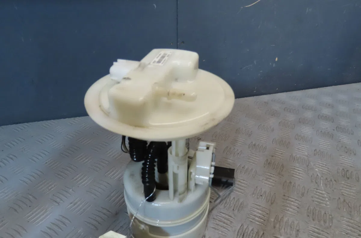 Pompe à carburant immergée NISSAN MICRA occasion