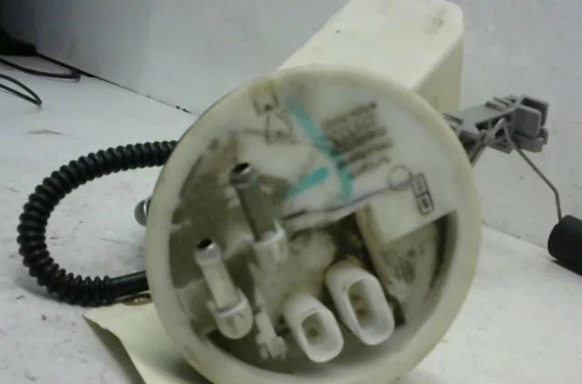 Pompe à carburant immergée NISSAN MICRA occasion