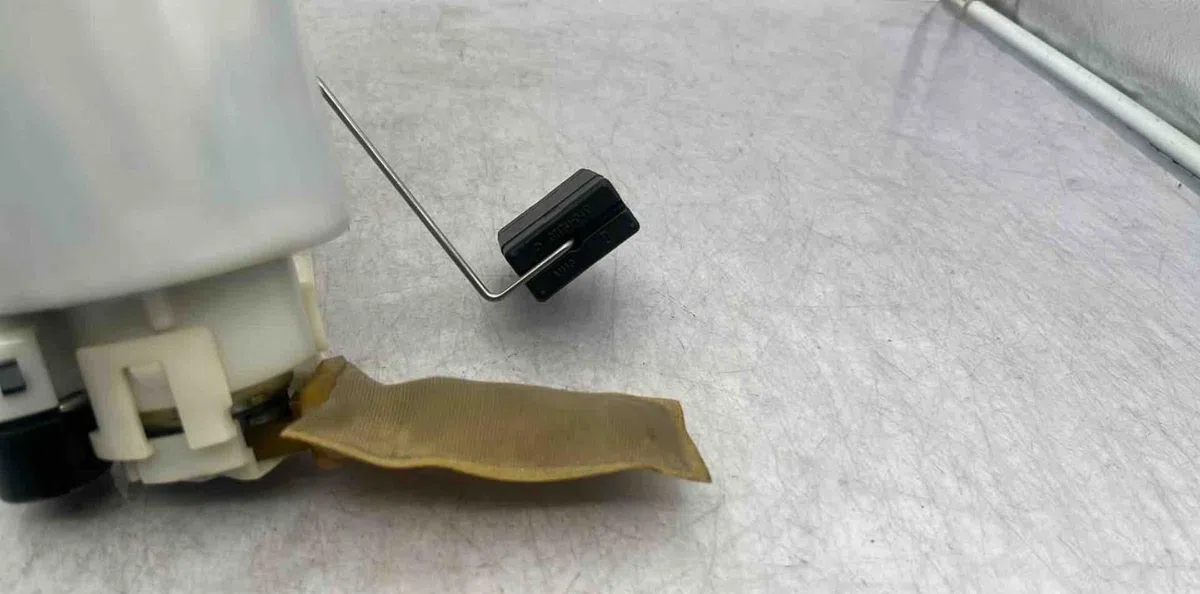 Pompe à carburant immergée NISSAN PIXO occasion