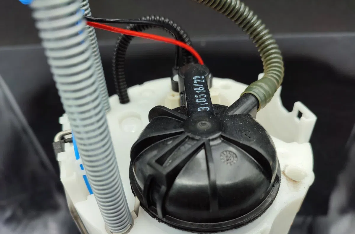 Pompe à carburant immergée OPEL ASTRA K PHASE 1 occasion