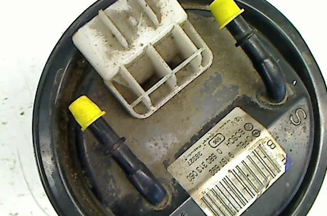 Pompe à carburant immergée OPEL ASTRA occasion