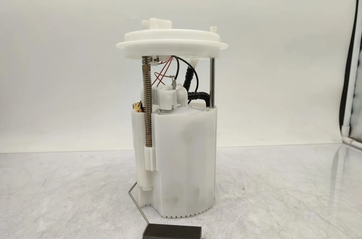 Pompe à carburant immergée OPEL CORSA E occasion