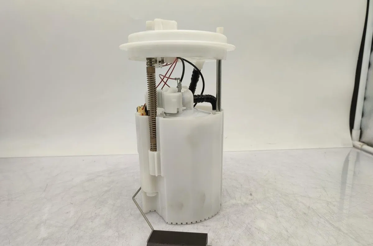 Pompe à carburant immergée OPEL CORSA E occasion