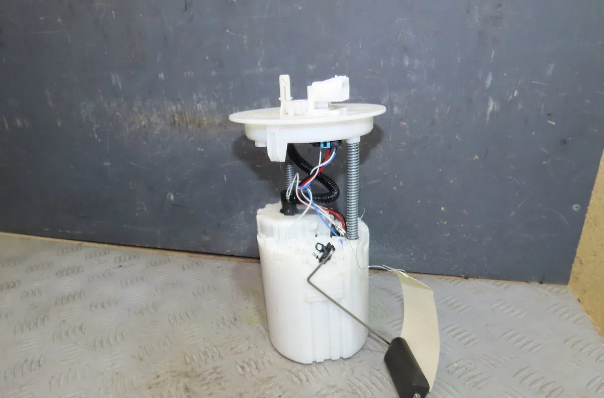 Pompe à carburant immergée Opel KARL (C16) 1.0 (2015-2018) occasion