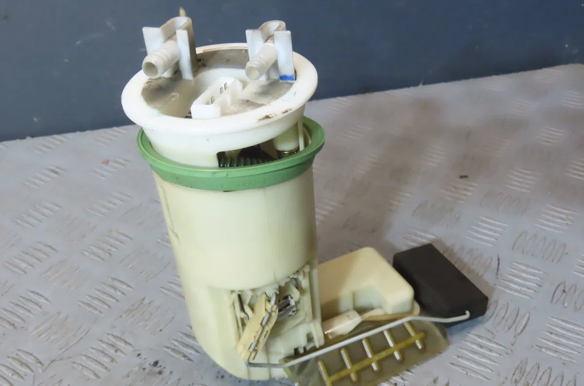 Pompe à carburant immergée Peugeot 106 II (1A_, 1C_) 1.4 i (1996-2004) occasion