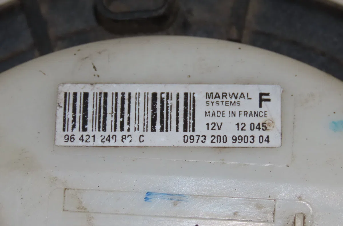 Pompe à carburant immergée Peugeot 206 (2L_, 2M_) 1.4 i (2010-2013) occasion