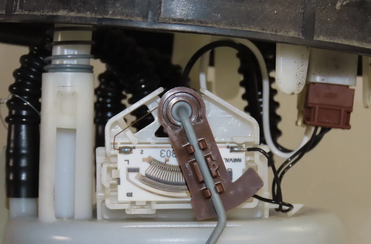 Pompe à carburant immergée Peugeot 206 (2L_, 2M_) 1.4 i (2010-2013) occasion