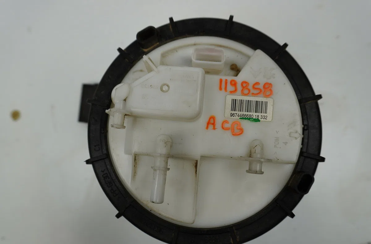 Pompe à carburant immergée Peugeot 208 I (CA_, CC_) 1.2 puretech 82 (2018) occasion