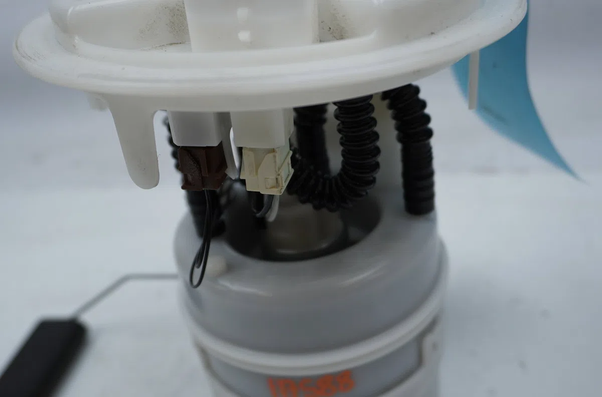 Pompe à carburant immergée Peugeot 3008 Monospace (0U_) 1.6 thp (2009-2016) occasion