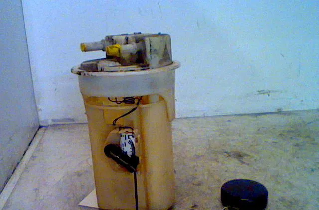 Pompe à carburant immergée PEUGEOT 306 1998 occasion