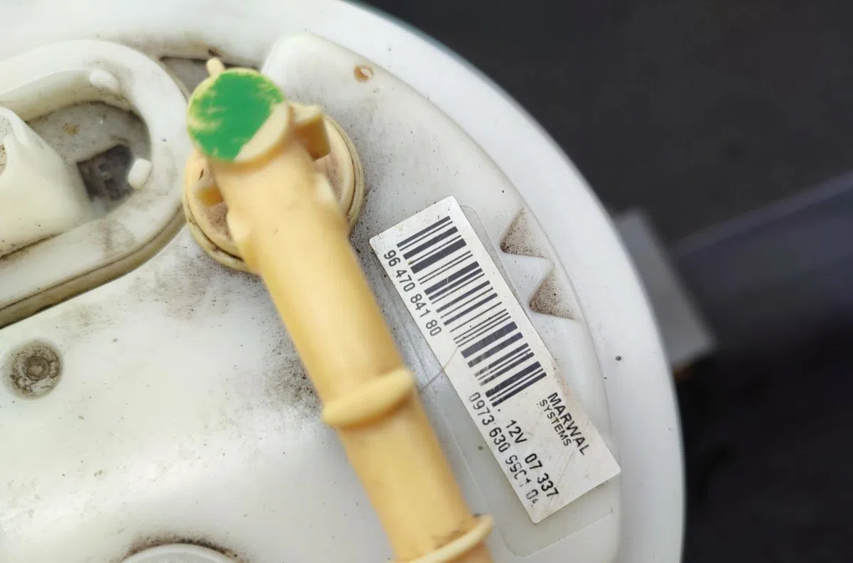 Pompe à carburant immergée PEUGEOT 407 COUPE occasion