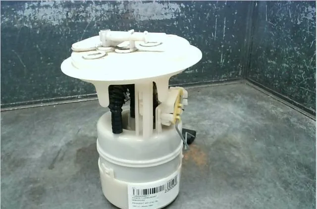 Pompe à carburant immergée Peugeot 407 SW (6E_) 2.0 (2004-2005) occasion