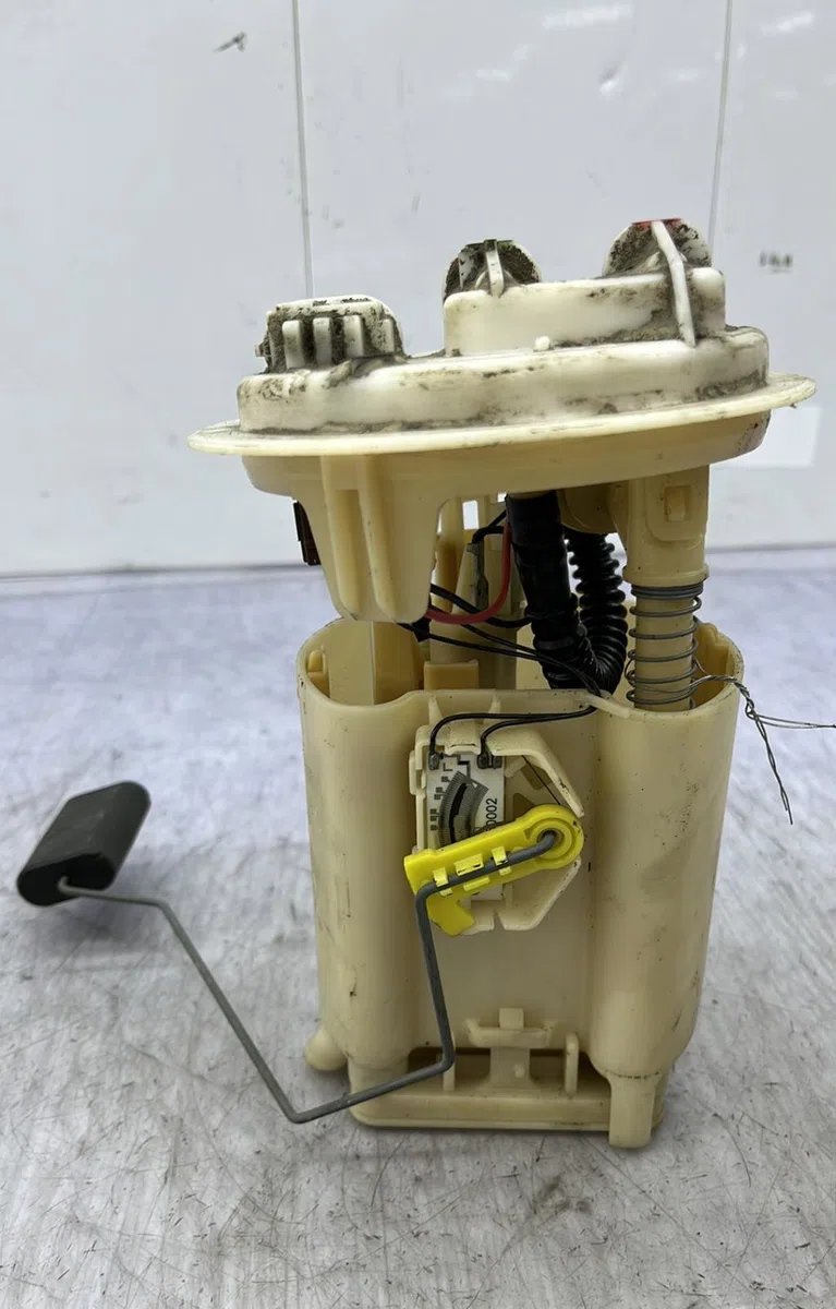 Pompe à carburant immergée RENAULT CLIO 2 PHASE 1 occasion