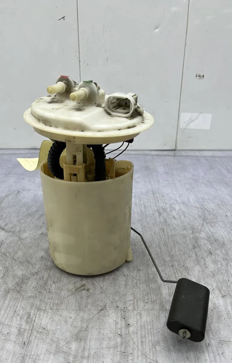 Pompe à carburant immergée RENAULT CLIO 2 PHASE 1 occasion