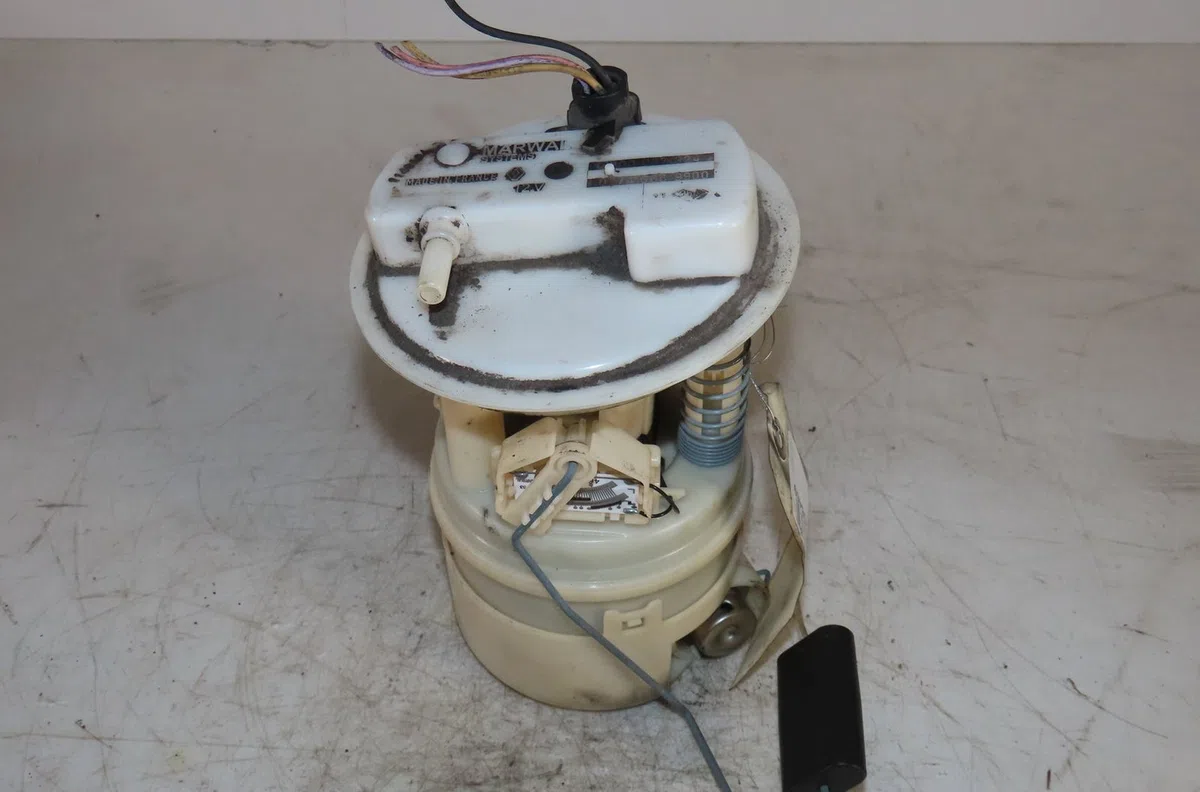 Pompe à carburant immergée Renault CLIO II (BB_, CB_) 1.2 (bb0a, bb0f, bb10, bb1k, bb28, bb2d, bb2h, cb0a,... (1998-2010