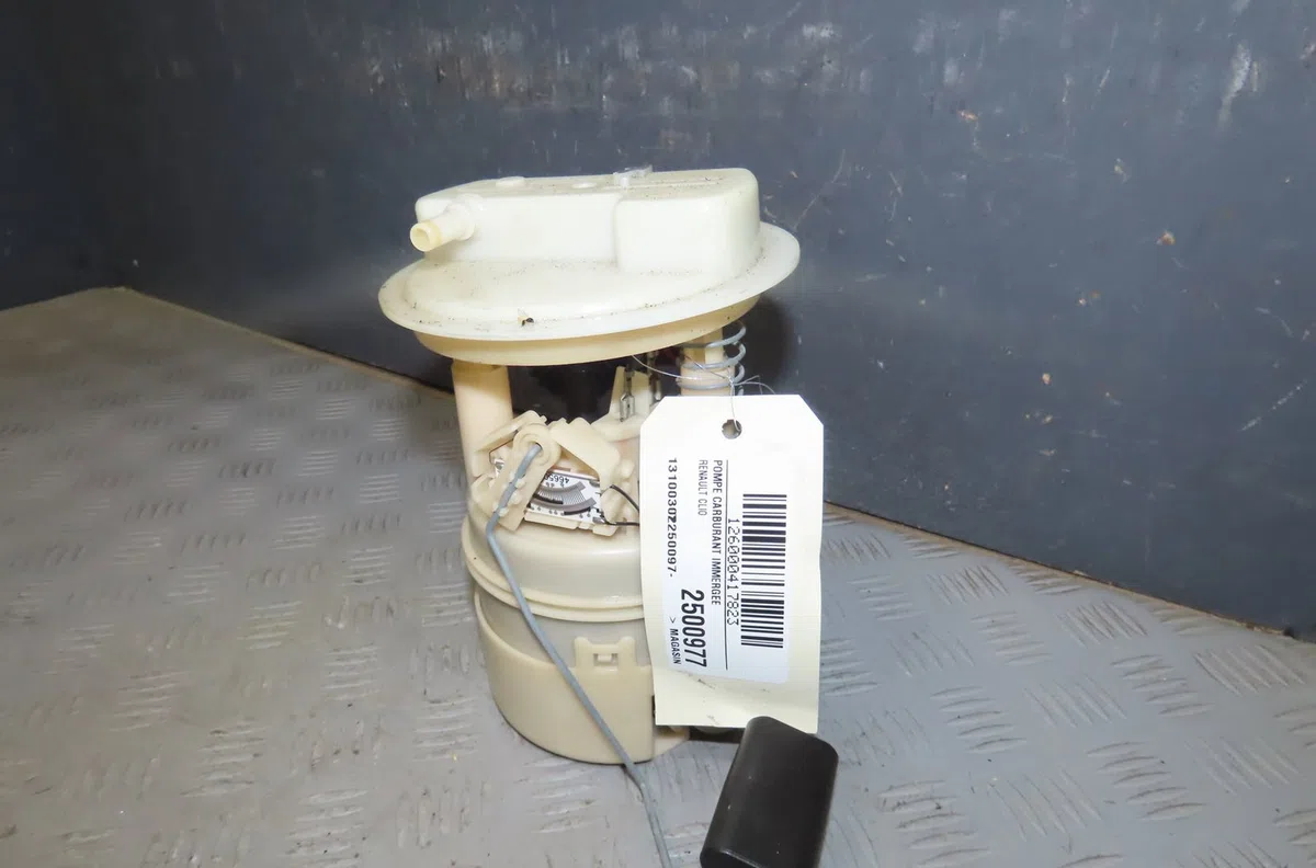 Pompe à carburant immergée Renault CLIO II (BB_, CB_) 1.4 16v (b-cb0p, bb13) (2000-2008) 5 portes occasion