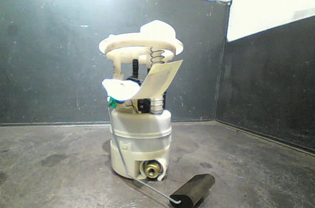 Pompe à carburant immergée Renault CLIO III (BR0-1, CR0-1) 1.4 16v (2005-2012) occasion