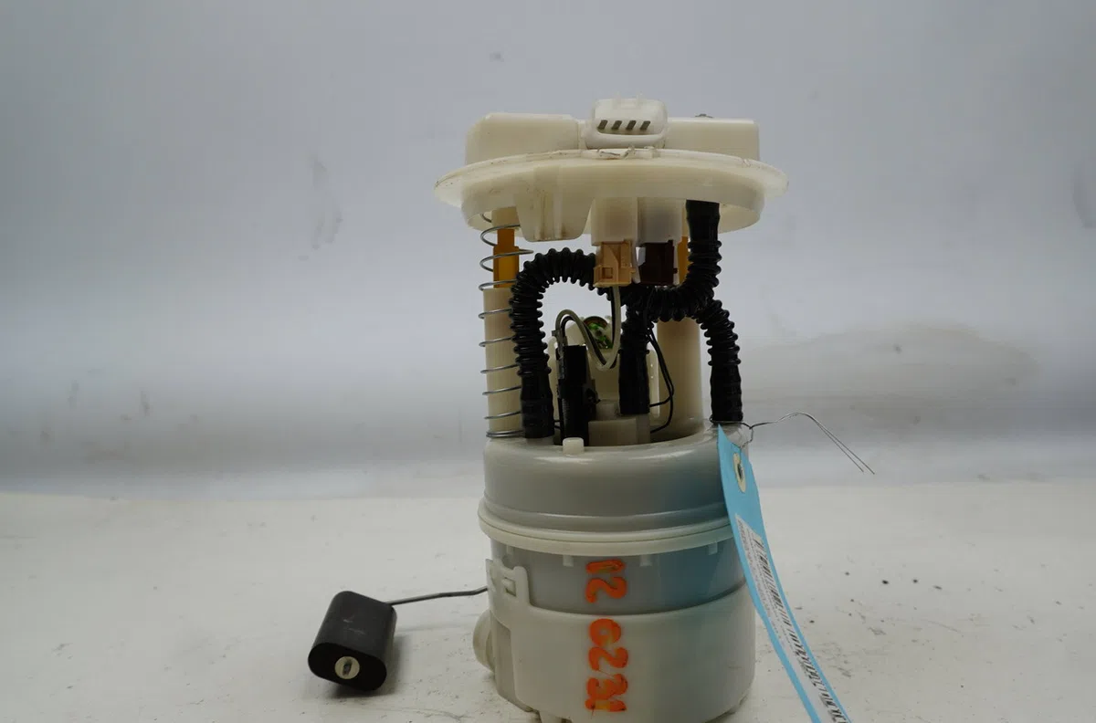 Pompe à carburant immergée Renault CLIO IV (BH_) 1.2 16v (2012) occasion