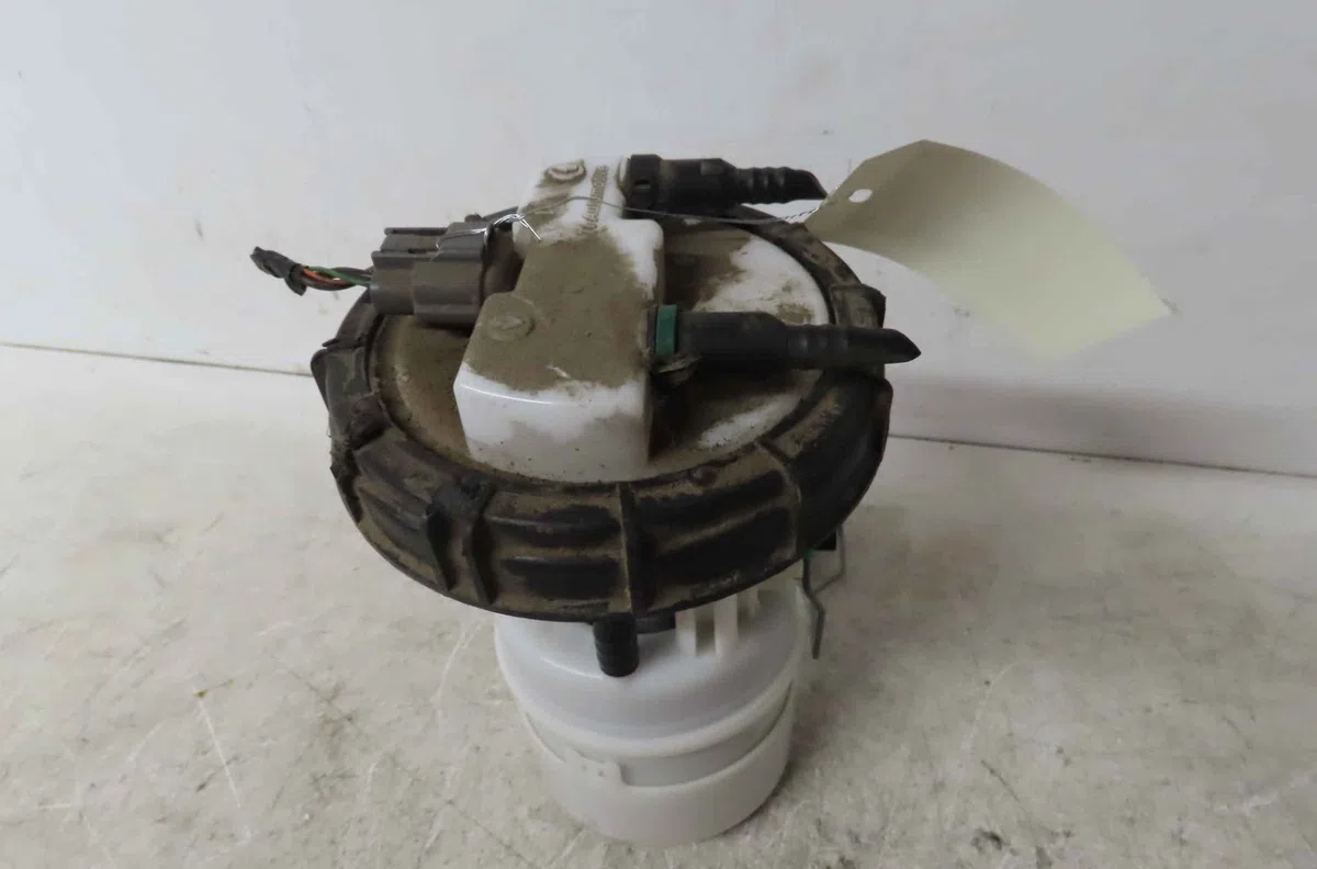 Pompe à carburant immergée RENAULT CLIO IV occasion