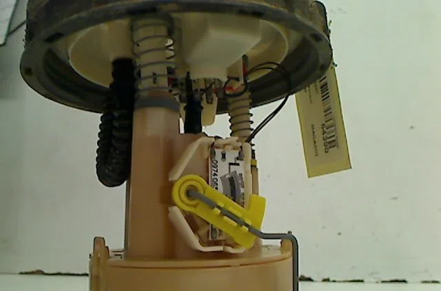 Pompe à carburant immergée RENAULT CLIO occasion