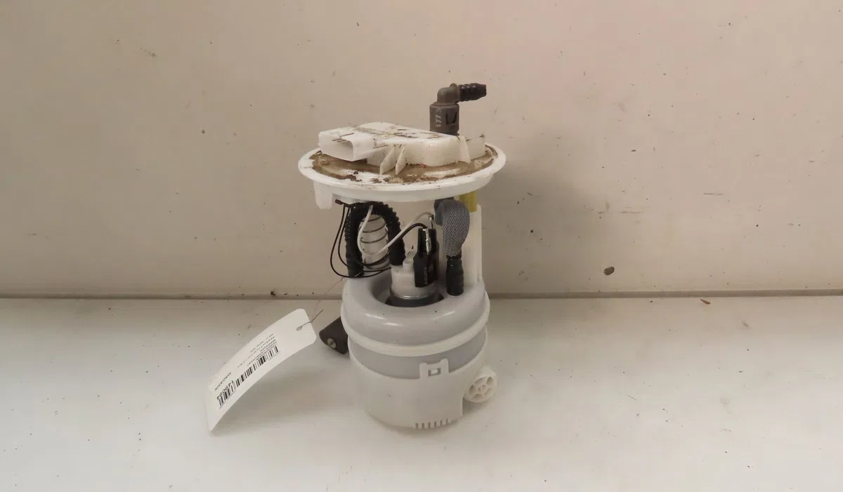 Pompe à carburant immergée Renault CLIO V (B7_) 1.0 sce 75 (b7m5) (2019) occasion