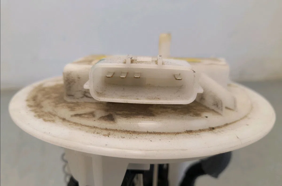 Pompe à carburant immergée Renault CLIO V (B7_) 1.0 tce 100 (b7mt) (2019) occasion