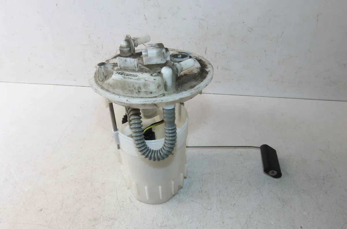 Pompe à carburant immergée RENAULT KANGOO II occasion