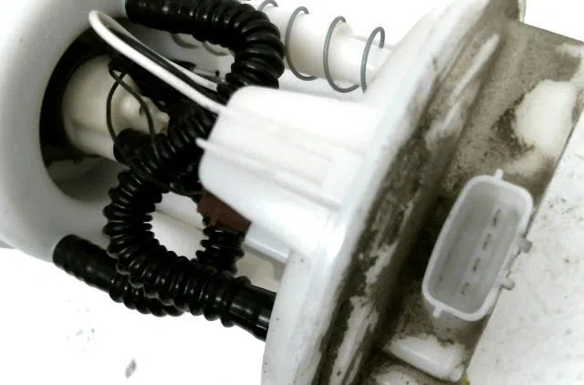 Pompe à carburant immergée RENAULT TWINGO occasion