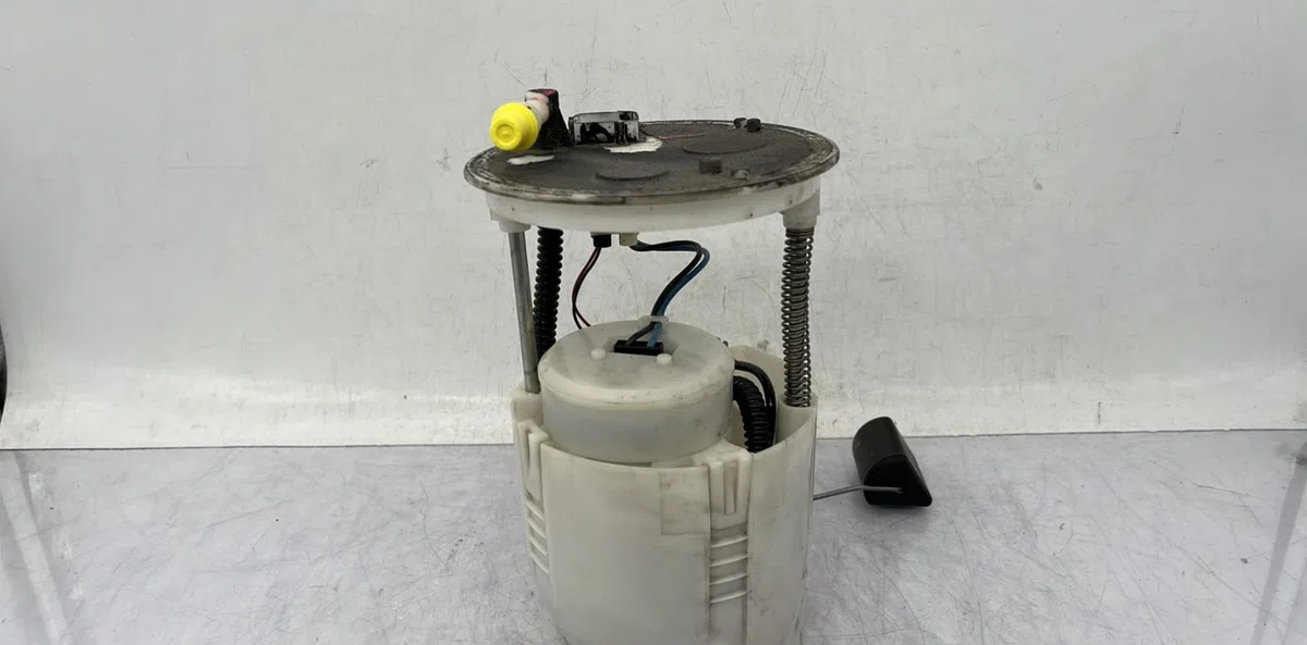 Pompe à carburant immergée SUZUKI SWIFT 3 occasion