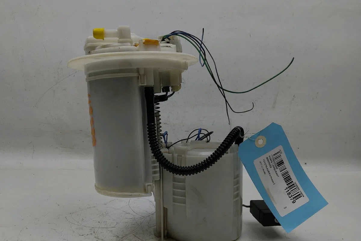 Pompe à carburant immergée Toyota AURIS (_E18_) 1.2 (nre185_) (2015-2018) occasion