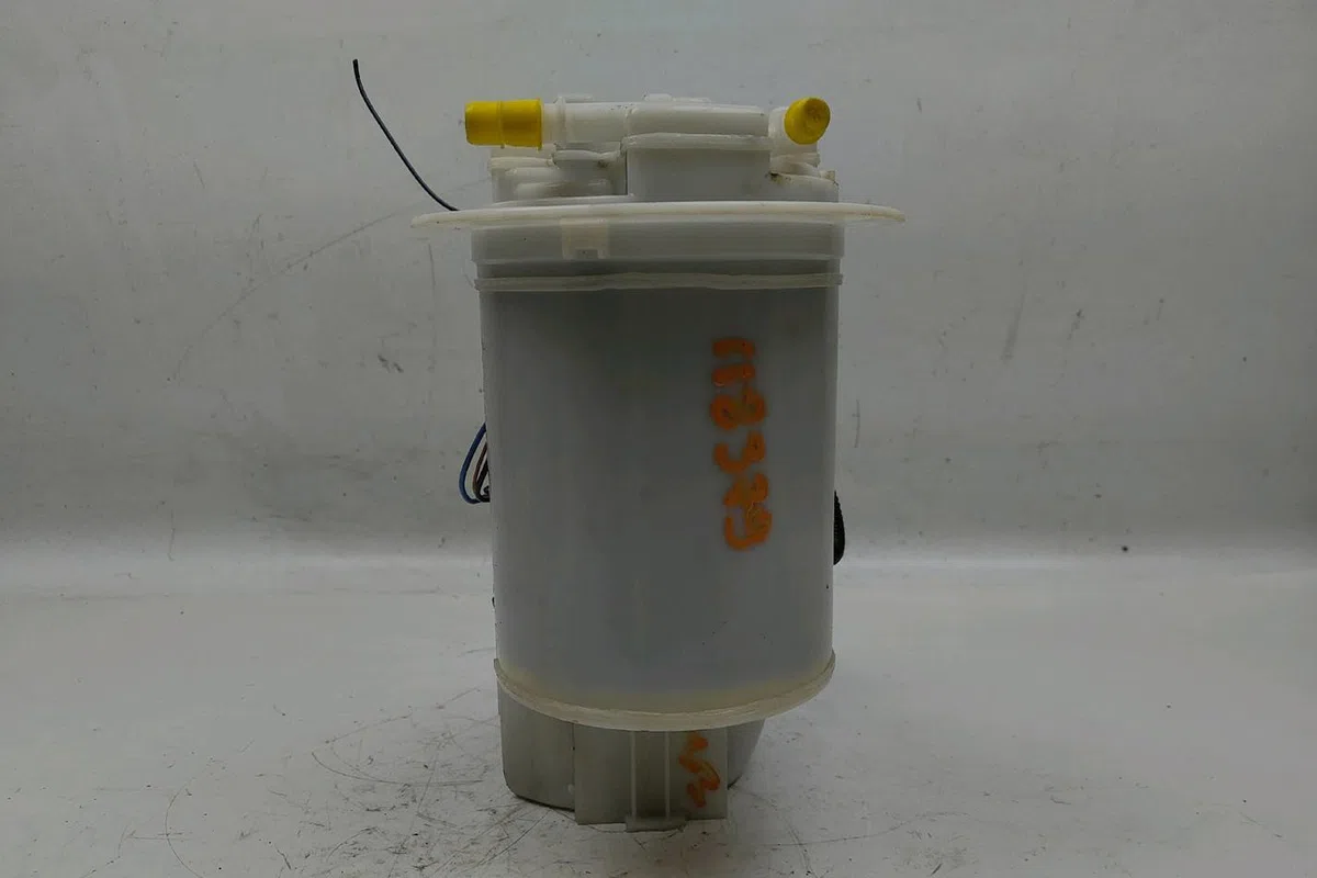 Pompe à carburant immergée Toyota AURIS (_E18_) 1.2 (nre185_) (2015-2018) occasion