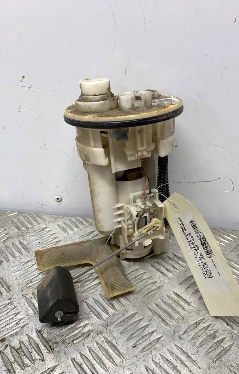 Pompe à carburant immergée TOYOTA COROLLA VERSO 1 occasion