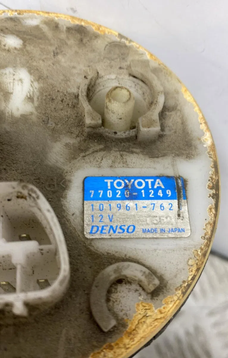 Pompe à carburant immergée TOYOTA COROLLA VERSO 1 occasion