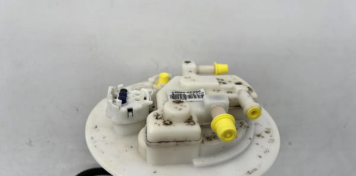 Pompe à carburant immergée TOYOTA VERSO PHASE 1 occasion