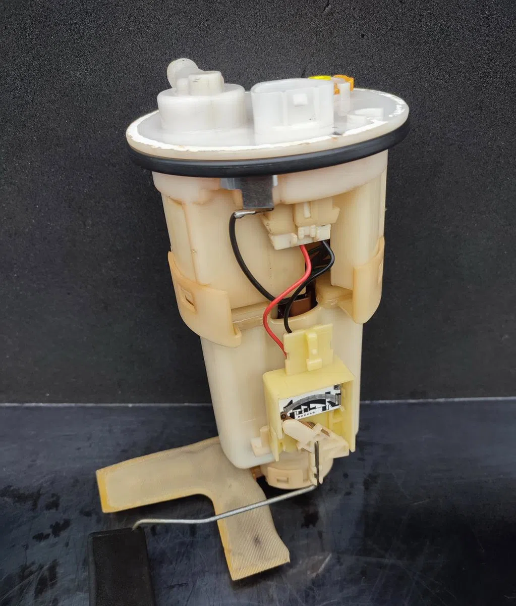 Pompe à carburant immergée TOYOTA YARIS 1 PHASE 1 occasion