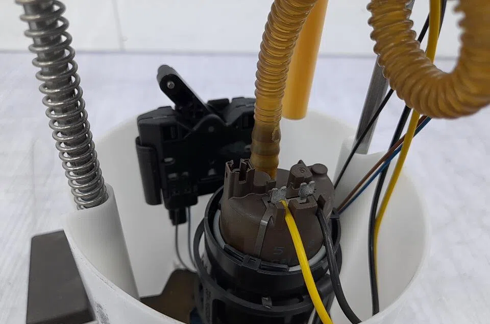 Pompe à carburant immergée VOLKSWAGEN GOLF PLUS PHASE 2 occasion
