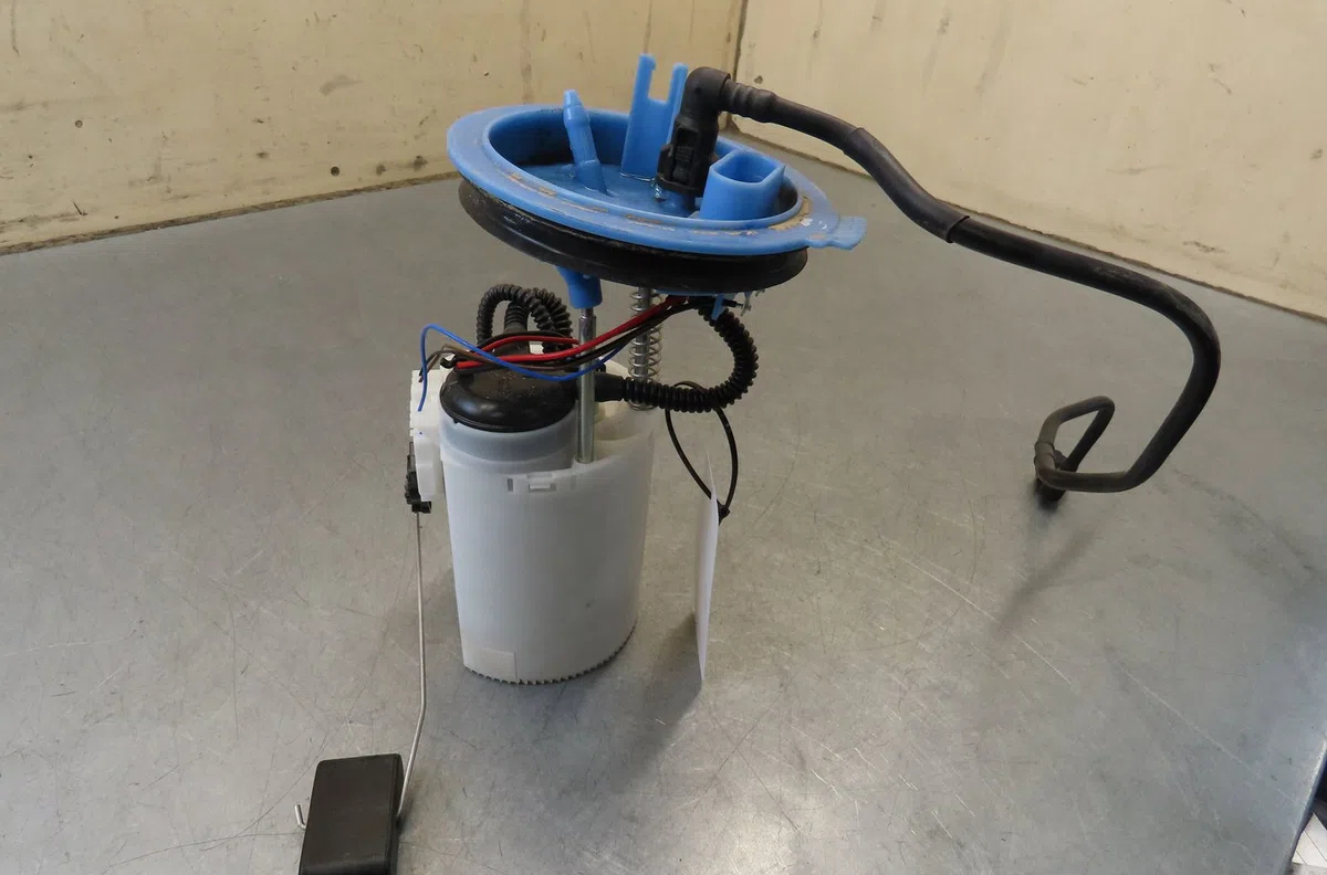 Pompe à carburant immergée Volkswagen GOLF VII (5G1, BQ1, BE1, BE2) 1.5 tsi (2017-2020) occasion