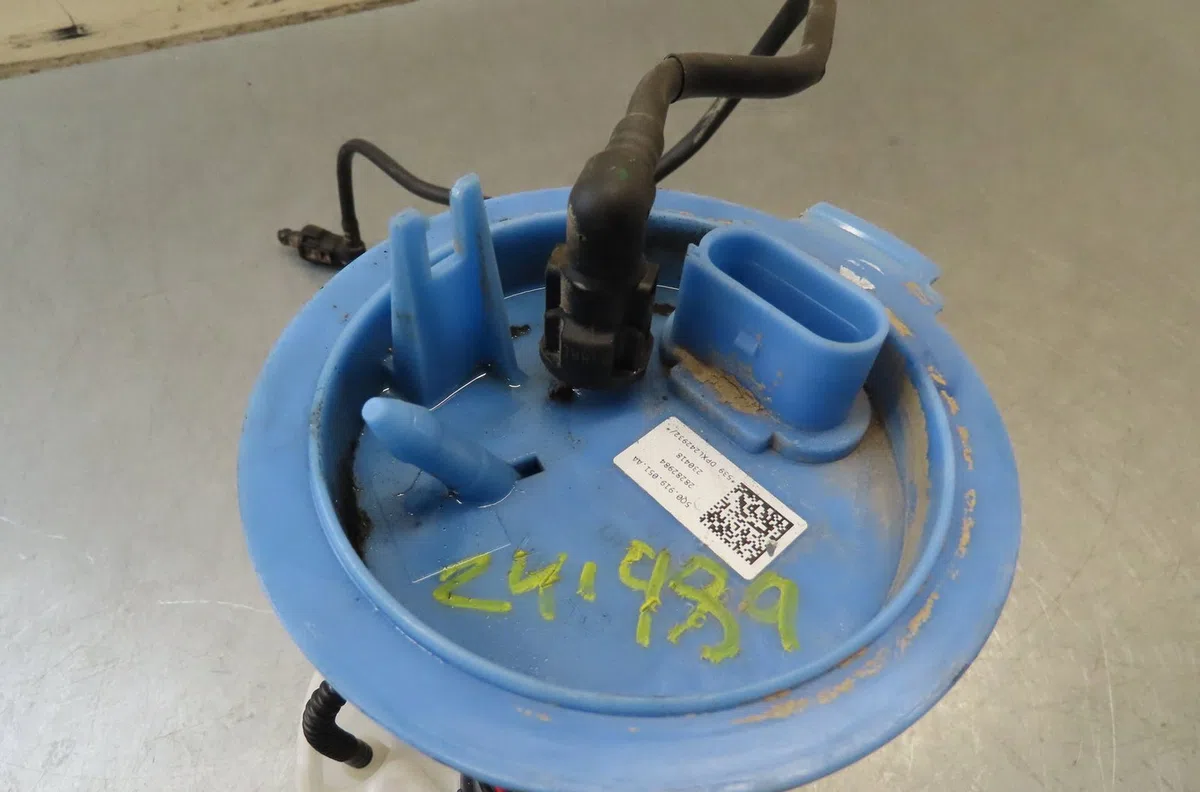 Pompe à carburant immergée Volkswagen GOLF VII (5G1, BQ1, BE1, BE2) 1.5 tsi (2017-2020) occasion