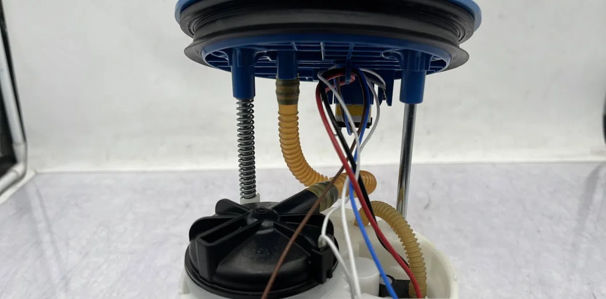 Pompe à carburant immergée VOLKSWAGEN POLO 6 PHASE 2 occasion