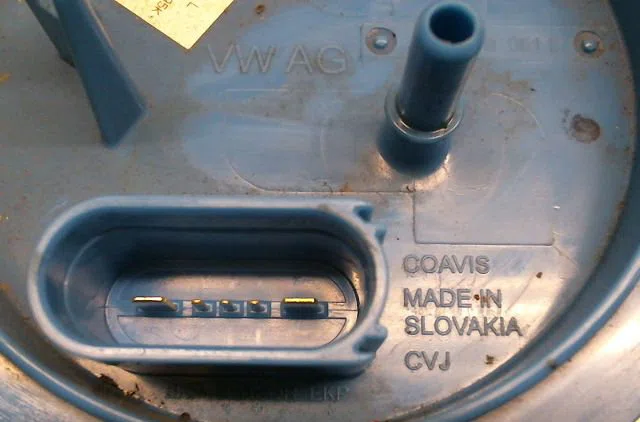 Pompe à carburant immergée Volkswagen POLO VI (AW1, BZ1, AE1) 1.0 tsi (2017) occasion
